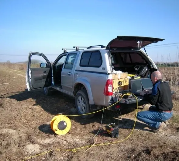 Seismic Tomography Surveys in Aberdeen: High-Resolution Refraction and Reflection Imaging